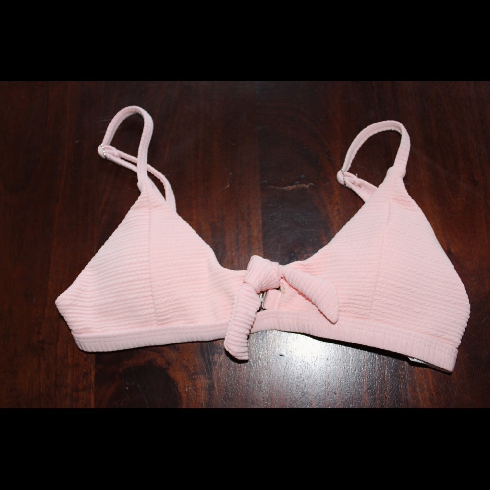 Bikini - Picture 2 of 6